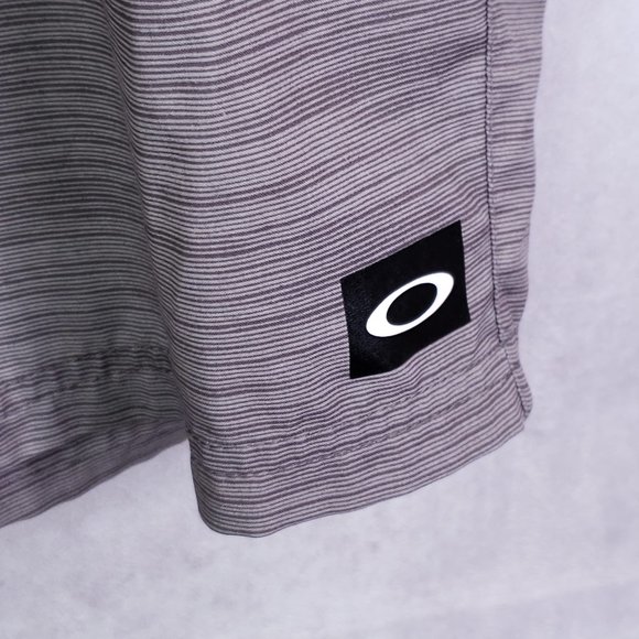 Oakley Men's 36 (Really 38 W) Heather Gray 9.5" Hybrid Swim Board Walk Shorts - Picture 4 of 9